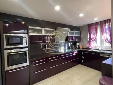 Izdavanje, stan, 310m², Grbavica, Novi Sad Sve Podlokacije - image 6