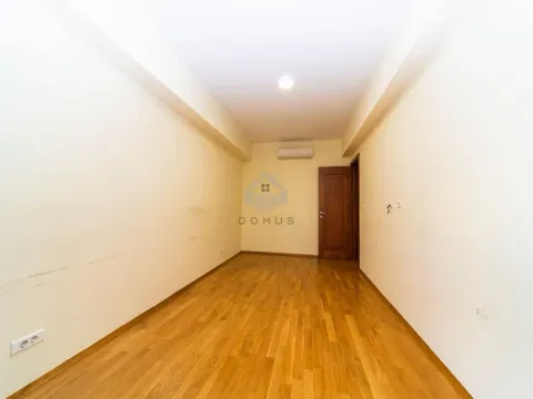 Izdavanje, dvosoban stan, 124m², Centar, Podgorica - image 9