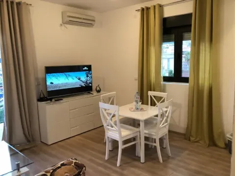 Izdavanje, jednosoban stan, 43m², Budva, Crna Gora - image 7