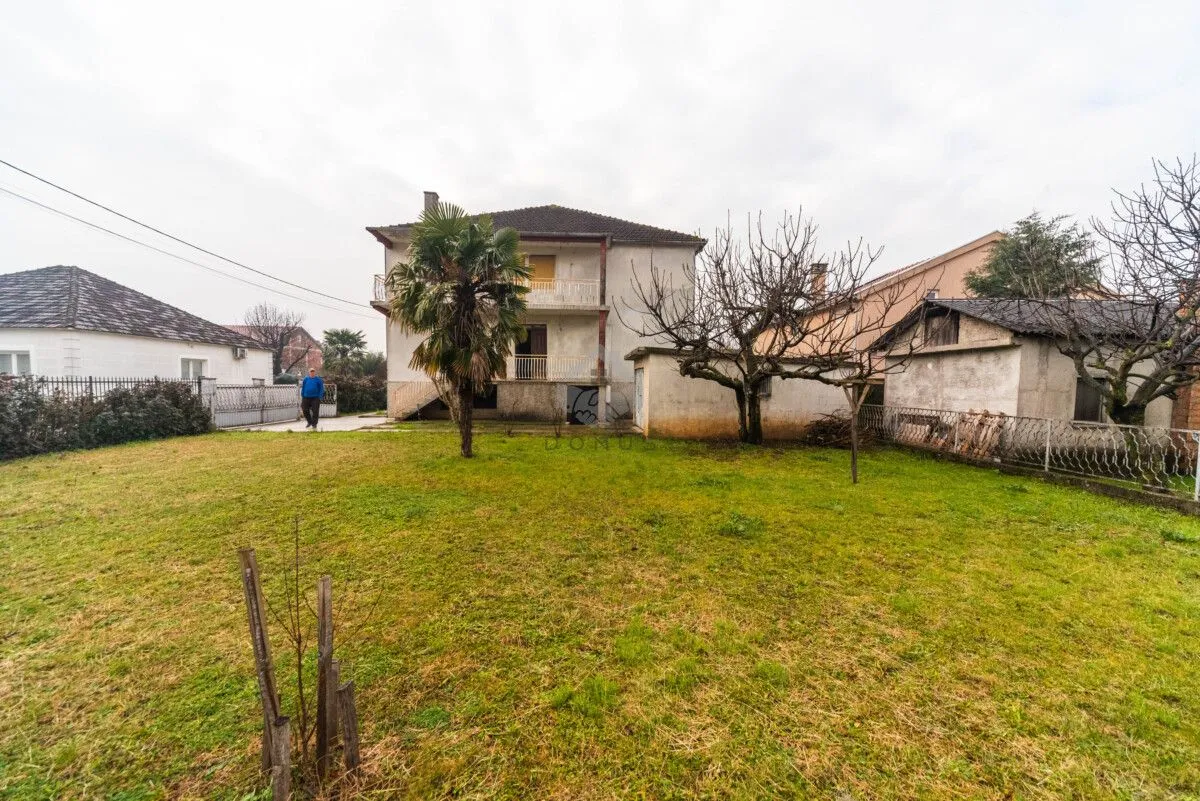 Prodaja, kuća, 215m², Tološi, Podgorica