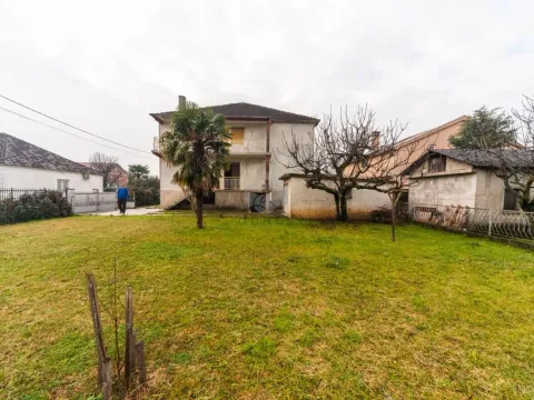 Prodaja, kuća, 215m², Tološi, Podgorica - image 4