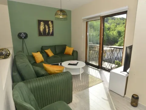 Izdavanje, kuća, 100m², Lješevići, Kotor - image 8