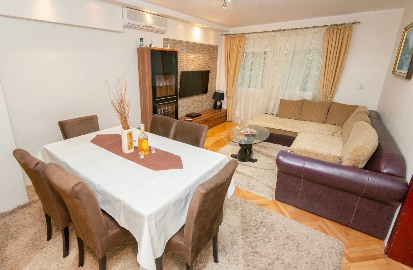 Rent, two bedroom apartment, 60m², Seljanovo, Tivat