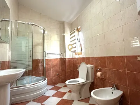 Rent, house, 130m², Zelenika, Podgorica - image 12