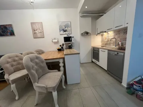 Rent, two bedroom apartment, 67m², Bečići, Budva - image 4
