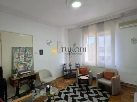 Izdavanje, poslovni prostor, 70m², Poštanska Štedionica, Palilula Sve Podlokacije - image 4