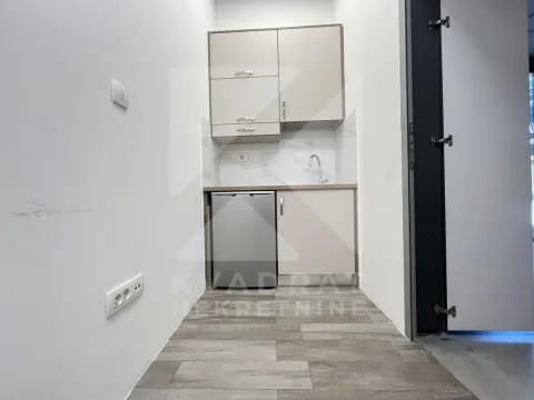 Rent, office space, 150m², Nova Dalmatinska, Podgorica - image 11