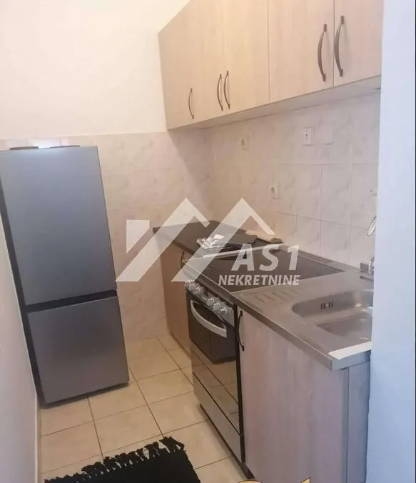 Izdavanje, jednosoban stan, 41m², Bulevar Oslobodjenja, Novi Sad Sve Podlokacije