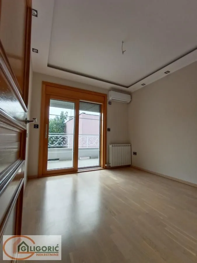 Prodaja, stan, 145m², Centar, Pančevo
