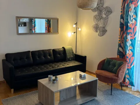Sale, one bedroom apartment, 46m², Bečići, Budva - image 1