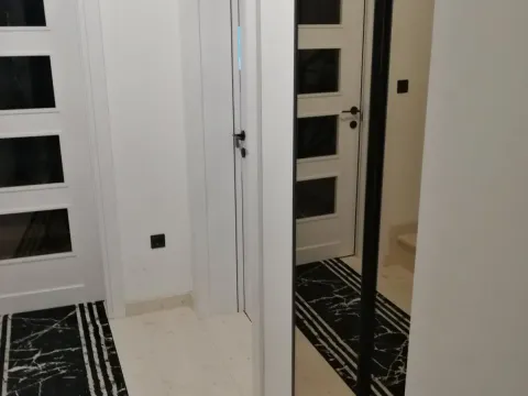 Izdavanje, kuća, 180m², Gornja Gorica, Podgorica - image 4