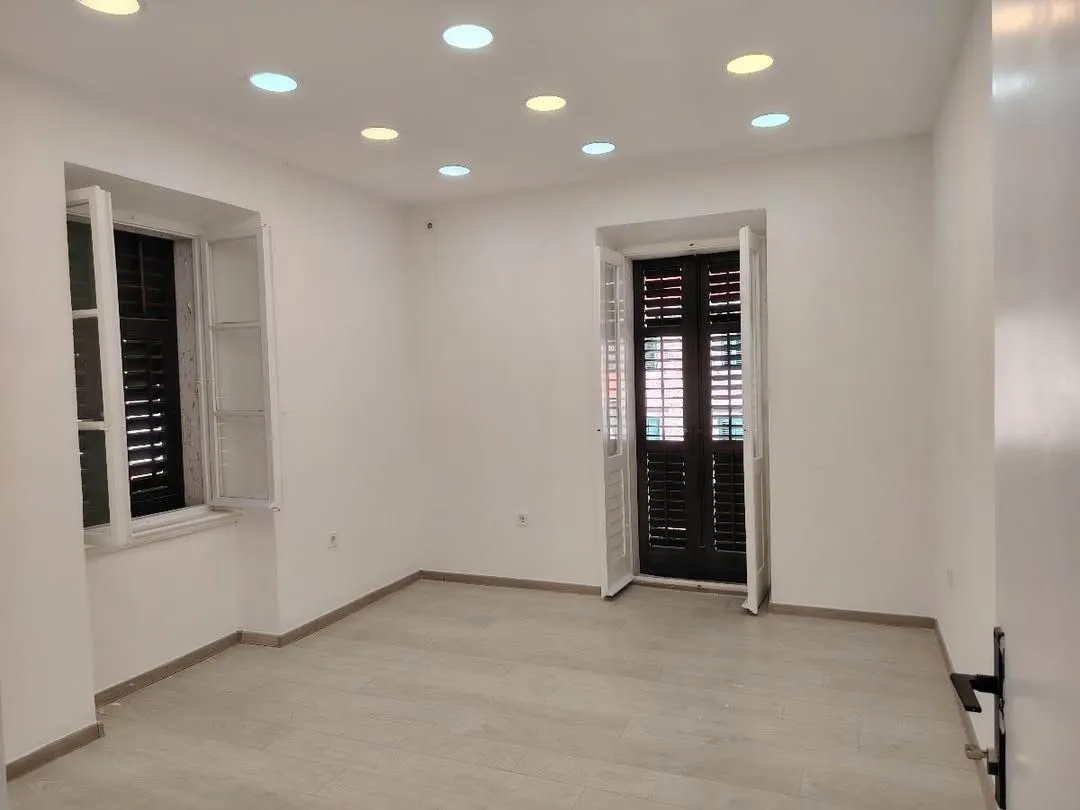 Rent, two bedroom apartment, 60m², Centar, Kotor