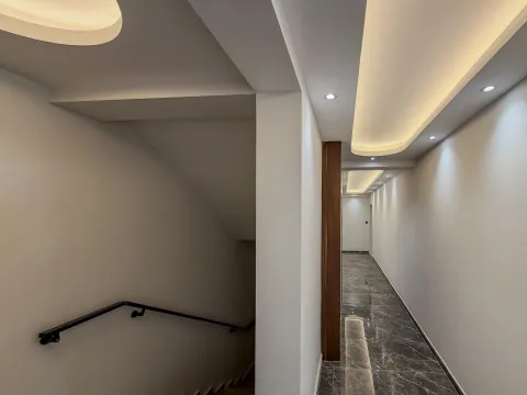 Prodaja, trosoban stan, 93m², Budva, Crna Gora - image 23