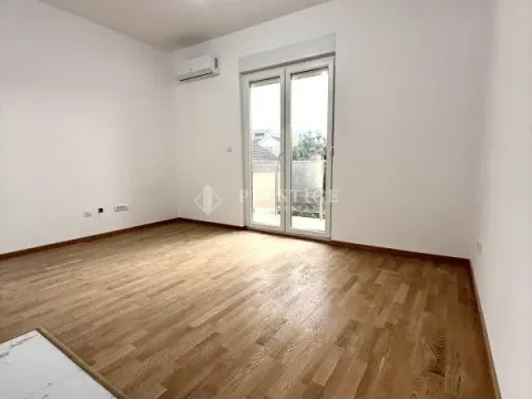 Izdavanje, garsonjera, 29m², Zabjelo, Podgorica - image 1