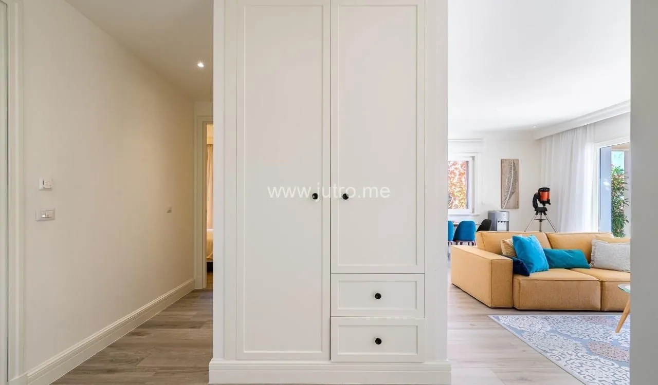 Prodaja, trosoban stan, 190m², Luštica Bay, Tivat