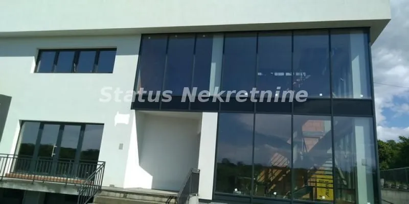 Prodaja, poslovni prostor, 240m², Petrovaradin, Novi Sad