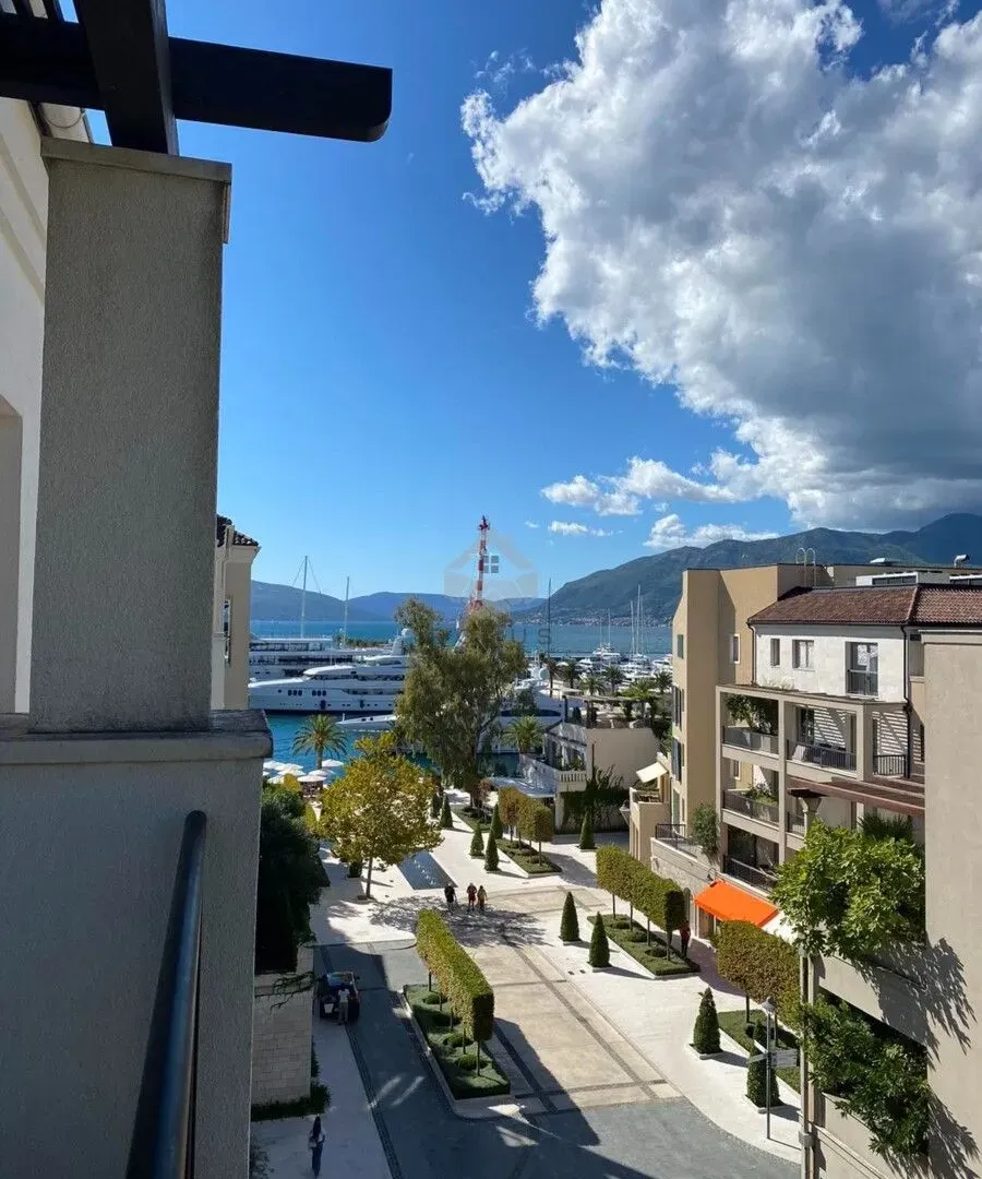 Prodaja, jednosoban stan, 76m², Tivat, Crna Gora