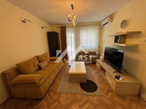 Izdavanje, trosoban stan, 76m², Novi Sad Sve Podlokacije, Novi Sad - image 1