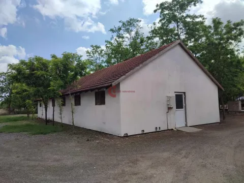 Prodaja, kuća, 228m², Kelebija, Subotica - image 21