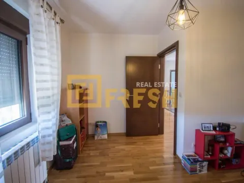 Prodaja, kuća, 253m², Zagorič, Podgorica - image 16