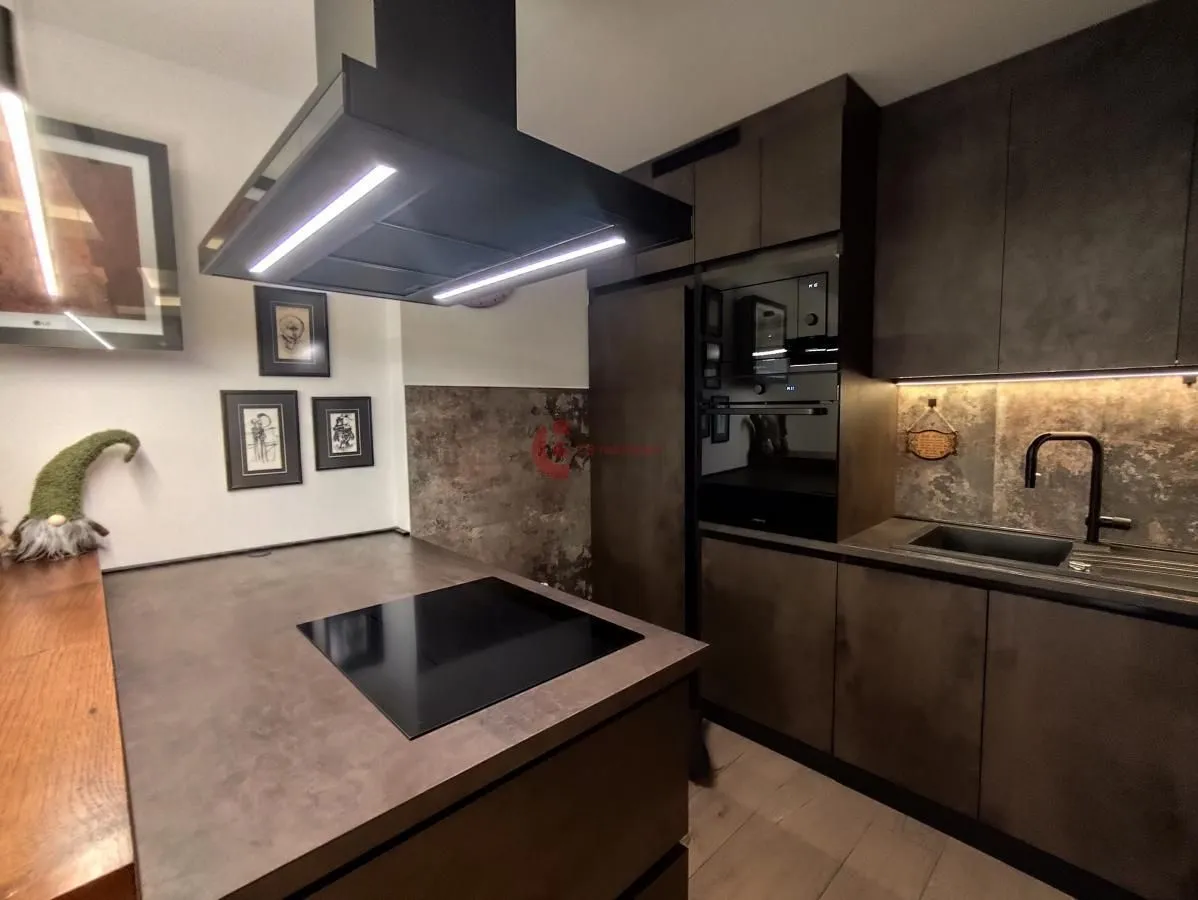Prodaja, trosoban stan, 66m², Centar, Subotica