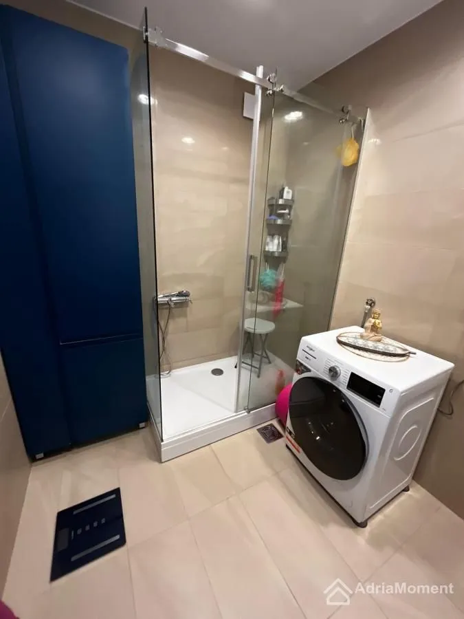 Prodaja, jednosoban stan, 77m², Centar, Budva
