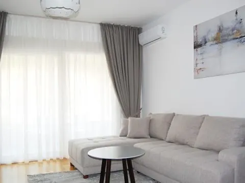 Rent, two bedroom apartment, 62m², Bečići, Budva - image 3