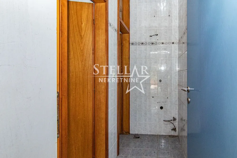 Rent, office space, 76m², Stara Varoš, Podgorica