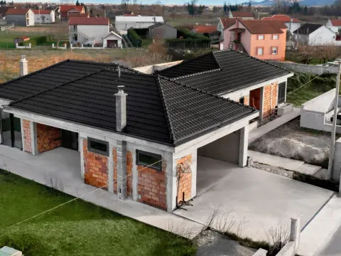 Kuća in Donji Kokoti