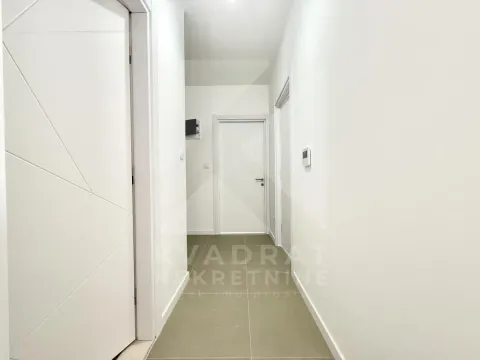 Izdavanje, dvosoban stan, 70m², Zabjelo, Podgorica - image 12