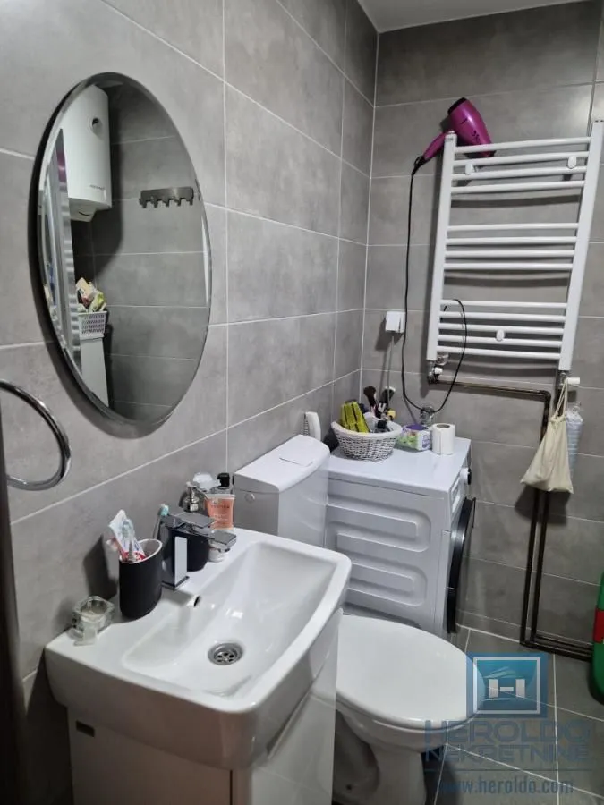 Prodaja, trosoban stan, 93m², Ćuprija, Srbija