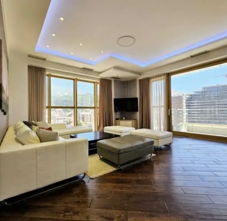 Izdavanje, dvosoban stan, 89m², Budva, Crna Gora