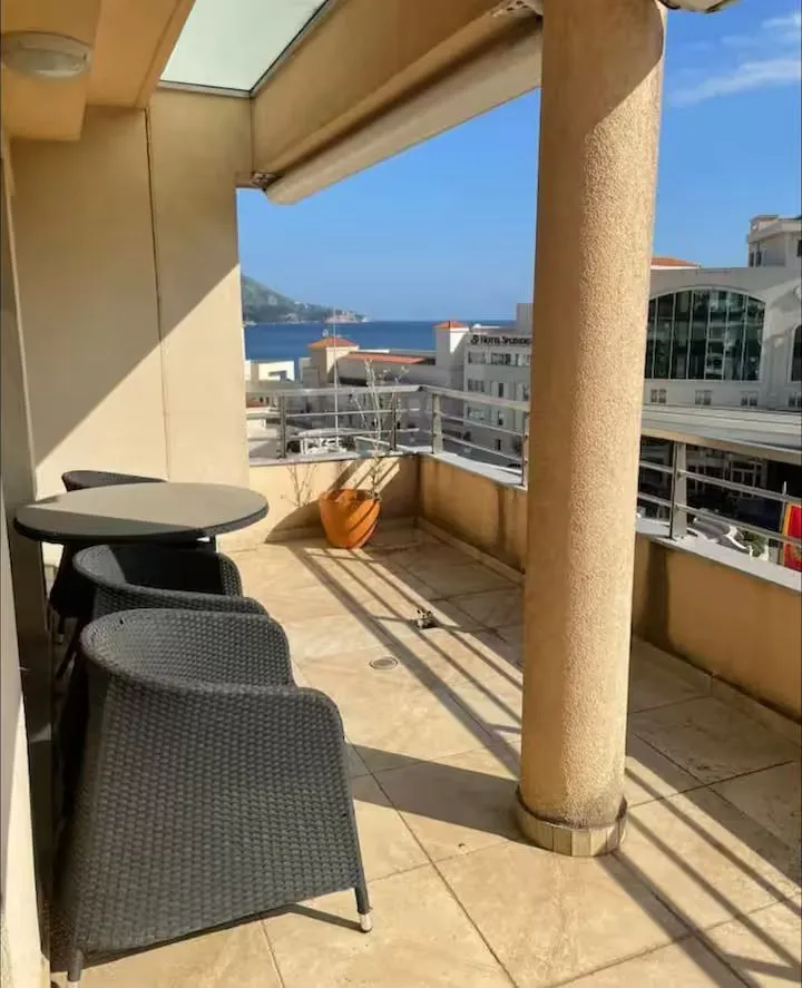 Rent, two bedroom apartment, 100m², Bečići, Budva