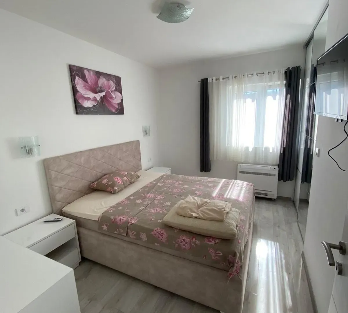 Rent, three bedroom apartment, 115m², Kalimanj, Tivat