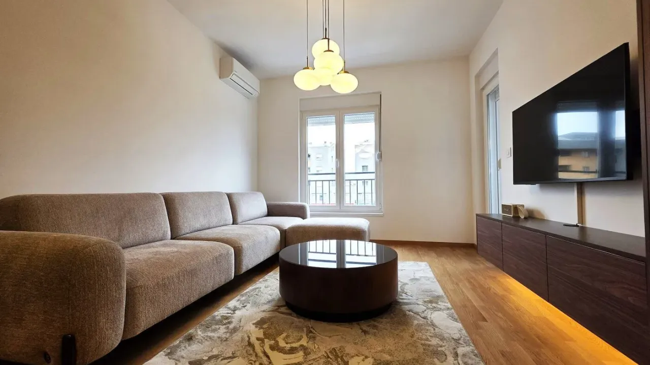 Rent, apartment, 82m², Stari Aerodrom, Podgorica