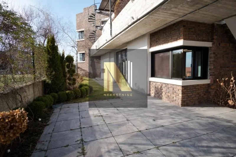 Izdavanje, kuća, 250m², Sremska Kamenica, Petrovaradin