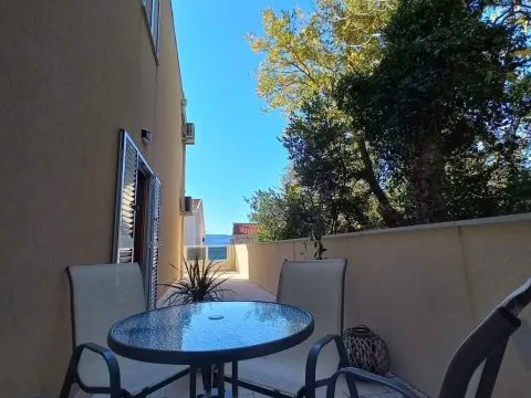 Rent, two bedroom apartment, 68m², Tivat, Crna Gora - image 9