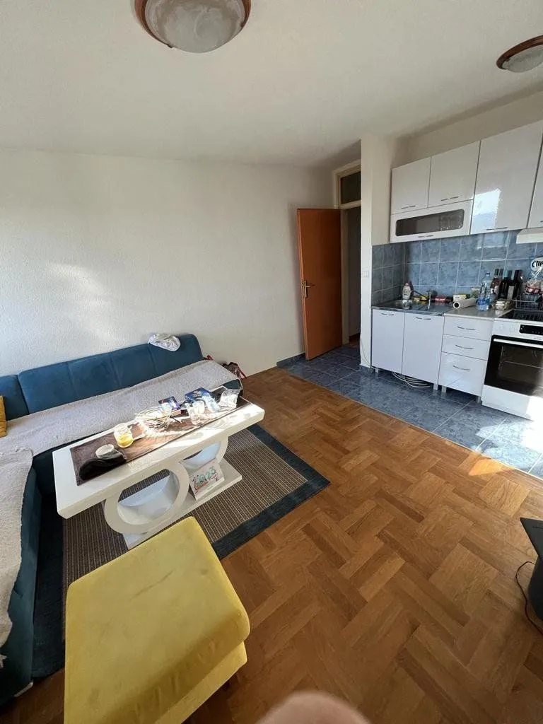 Rent, one bedroom apartment, 40m², Blok 5, Podgorica