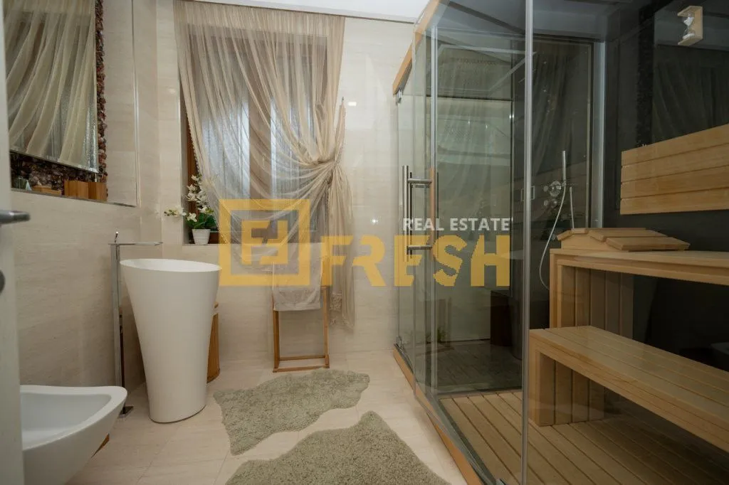 Prodaja, kuća, 300m², Tivat, Crna Gora