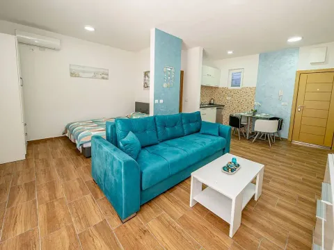 Rent, studio apartment, 36m², Sutomore, Bar - image 5