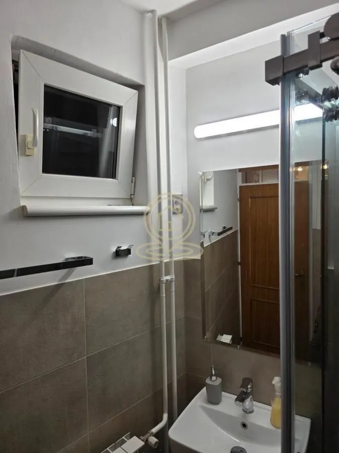 Izdavanje, dvosoban stan, 55m², Đeram Pijaca, Beograd