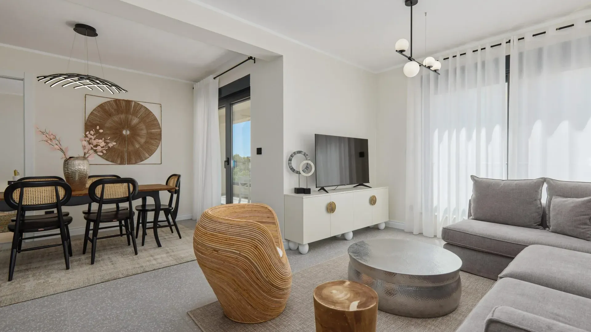 Izdavanje, stan, 93m², Tivat, Crna Gora