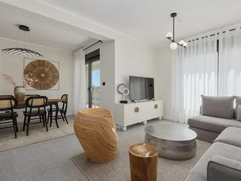 Izdavanje, stan, 93m², Tivat, Crna Gora - image 1