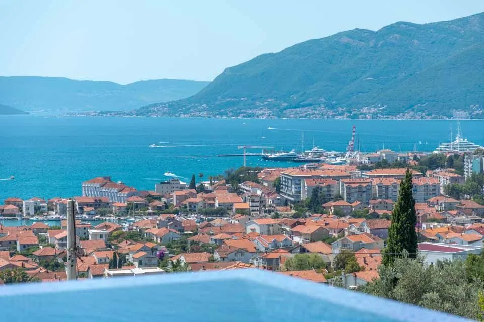 Prodaja, kuća, 584m², Kalimanj, Tivat