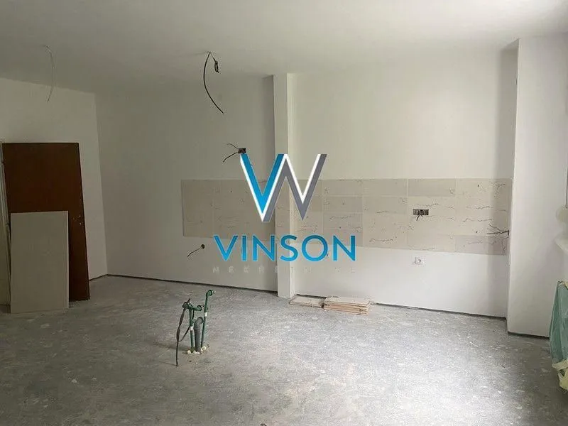 Sale, office space, 970m², Beočić, Rekovac