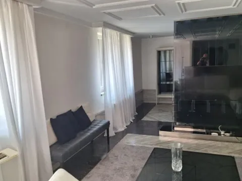 Izdavanje, četvorosoban stan, 270m², Kalenić Pijaca, Vračar Sve Podlokacije - image 6