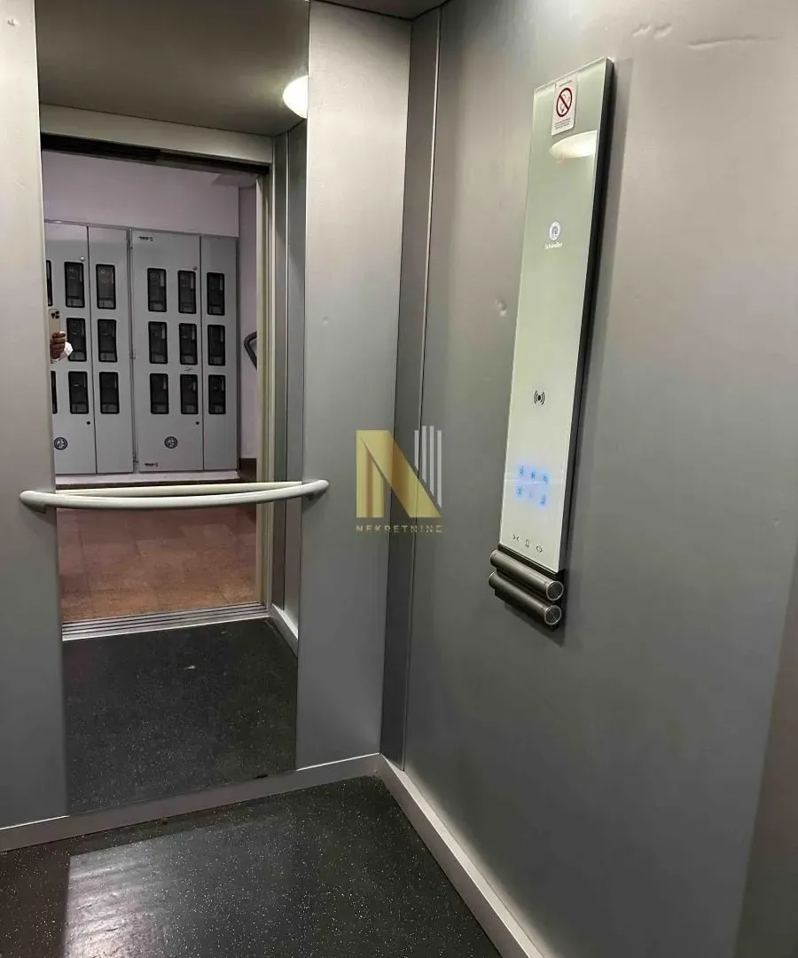 Izdavanje, jednosoban stan, 36m², Adamovićevo Naselje, Novi Sad Sve Podlokacije