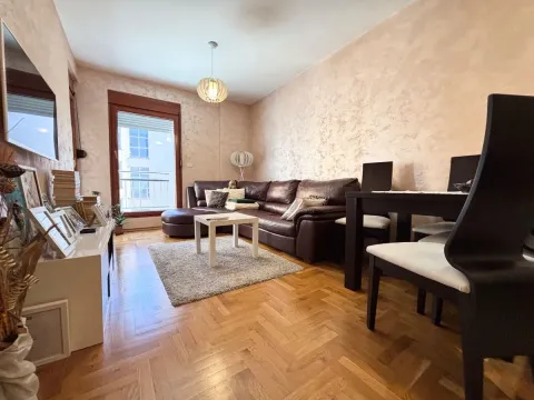 Prodaja, jednosoban stan, 40m², Tuški Put, Podgorica - image 1