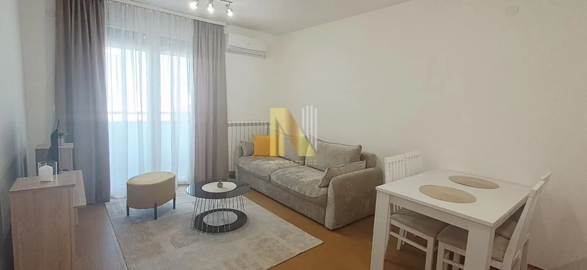 Izdavanje, dvosoban stan, 44m², Salajka, Novi Sad Sve Podlokacije