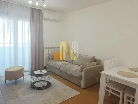 Izdavanje, dvosoban stan, 44m², Salajka, Novi Sad Sve Podlokacije